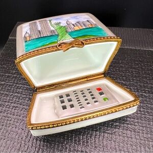 Limoges Hand-Painted New York box is from the 2000 millennium my collection